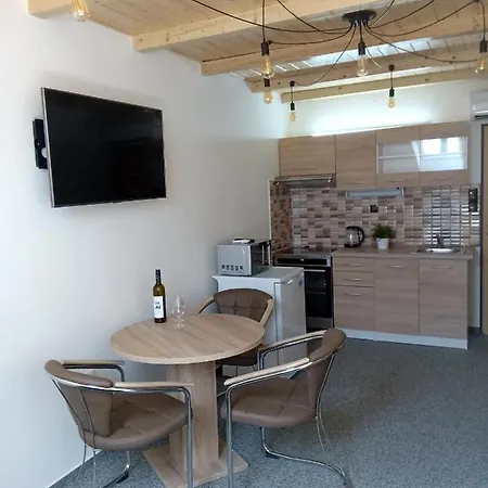 U Hradeb Апартаменты Микулов